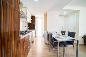 Fridge, electric kettle, highchair - Flamingo Residence (Konyaalti)
