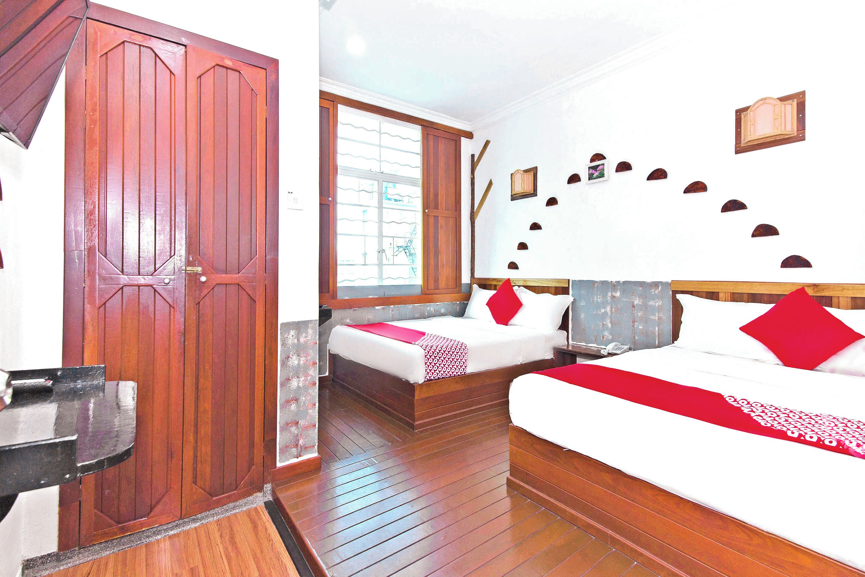 family suite | 1 bedroom, iron/ironing board, free wifi, bed sheets