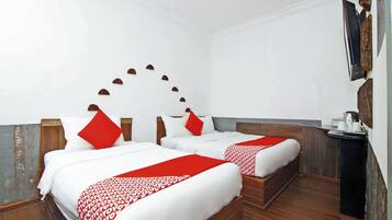 Standard Triple Room | Iron/ironing board, free WiFi, bed sheets