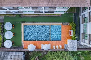 Outdoor pool - Huen Jao Ban Hotel (Chiang Mai)