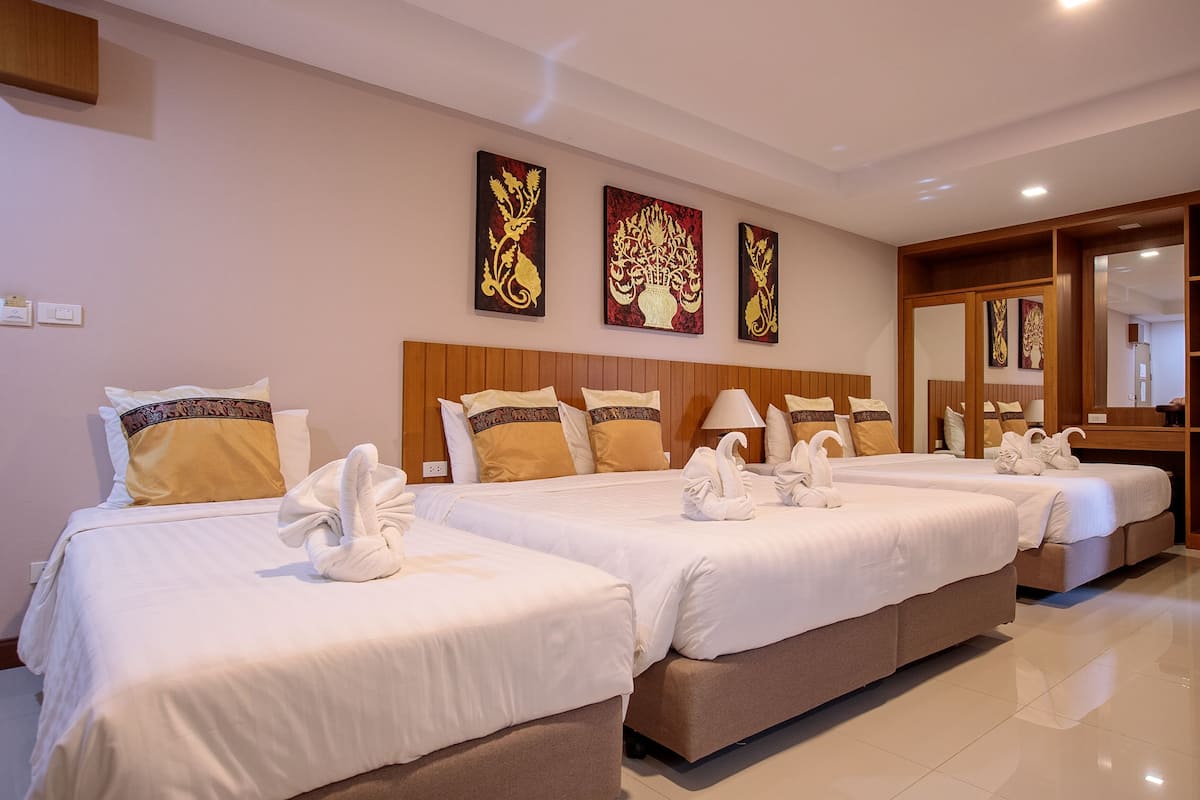Deluxe Family Room