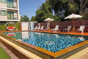 Outdoor pool - Huen Jao Ban Hotel (Chiang Mai)