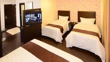 1 bedroom, in-room safe, desk, iron/ironing board