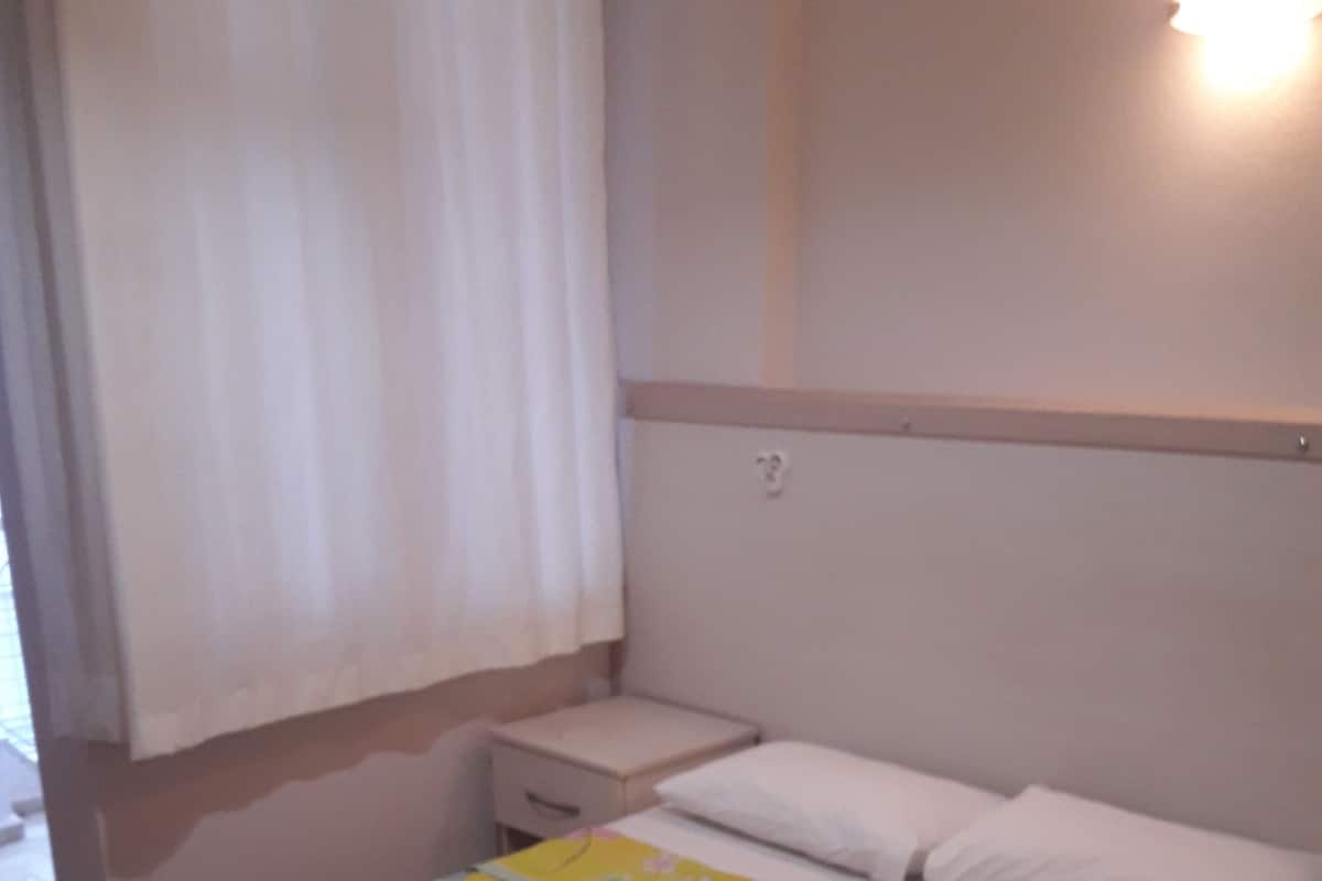 Habitación estándar doble | Escritorio y wifi gratis