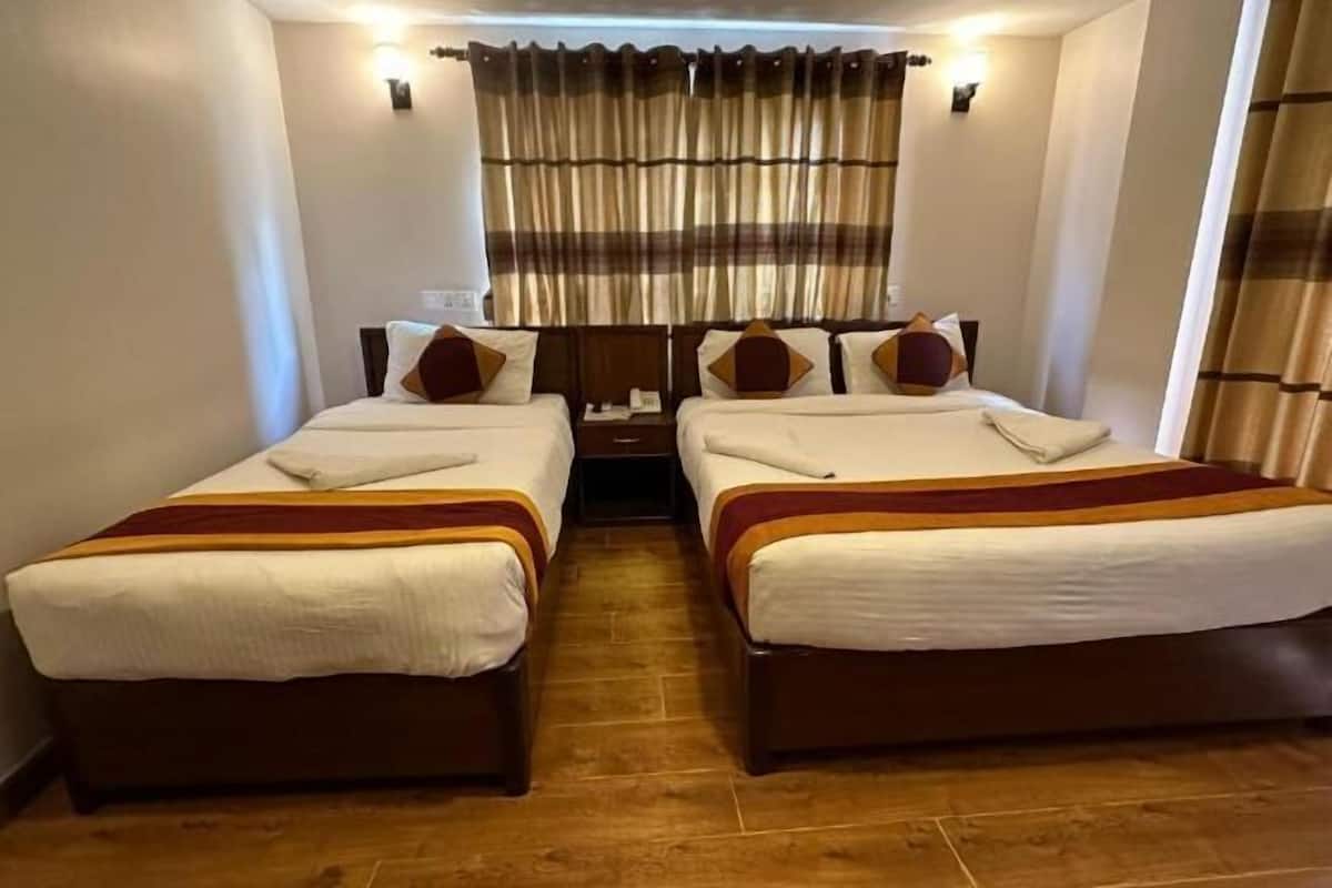 In-room safe, desk, soundproofing, free WiFi