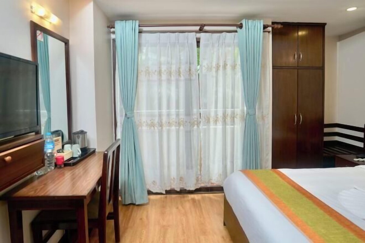 In-room safe, desk, soundproofing, WiFi (free)