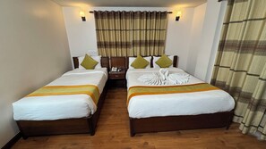 In-room safe, desk, soundproofing, free WiFi - Hotel Everest Nepal (Kathmandu)