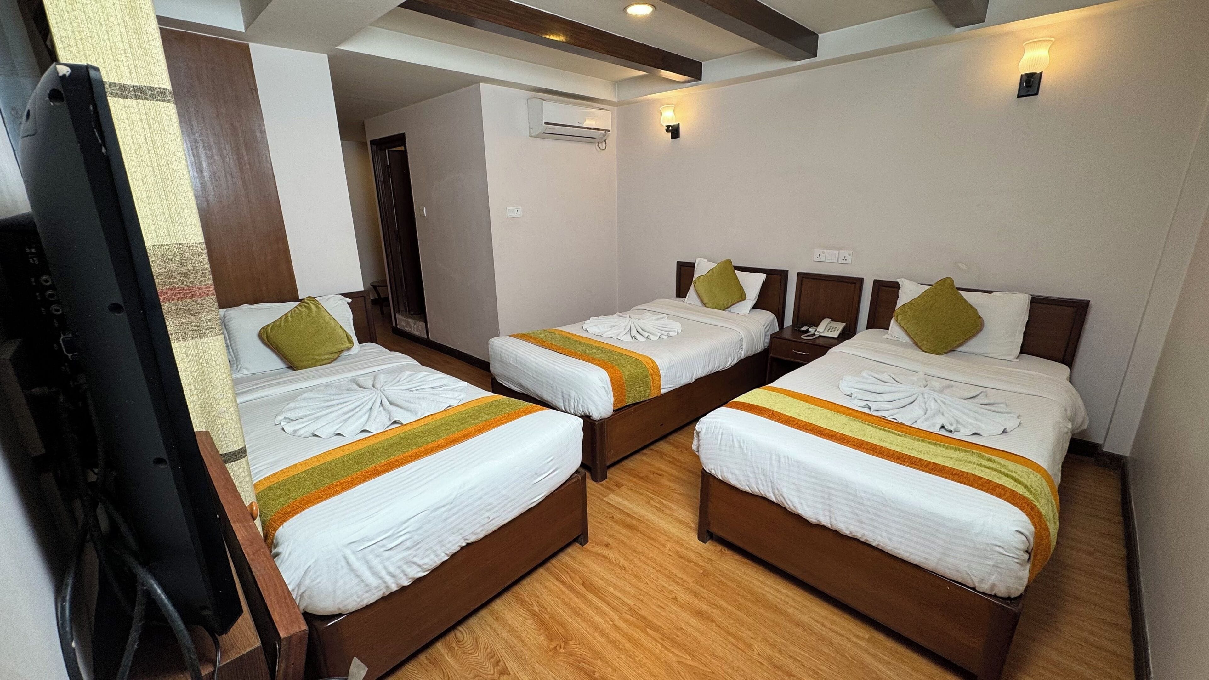 Caja de seguridad en la habitación y escritorio 