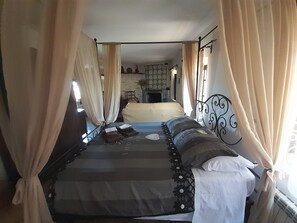 舒適公寓客房 | 高級寢具、書桌、筆電工作空間、遮光布/窗簾