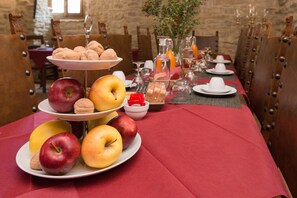 Breakfast area - Castello di Giomici (Valfabbrica)