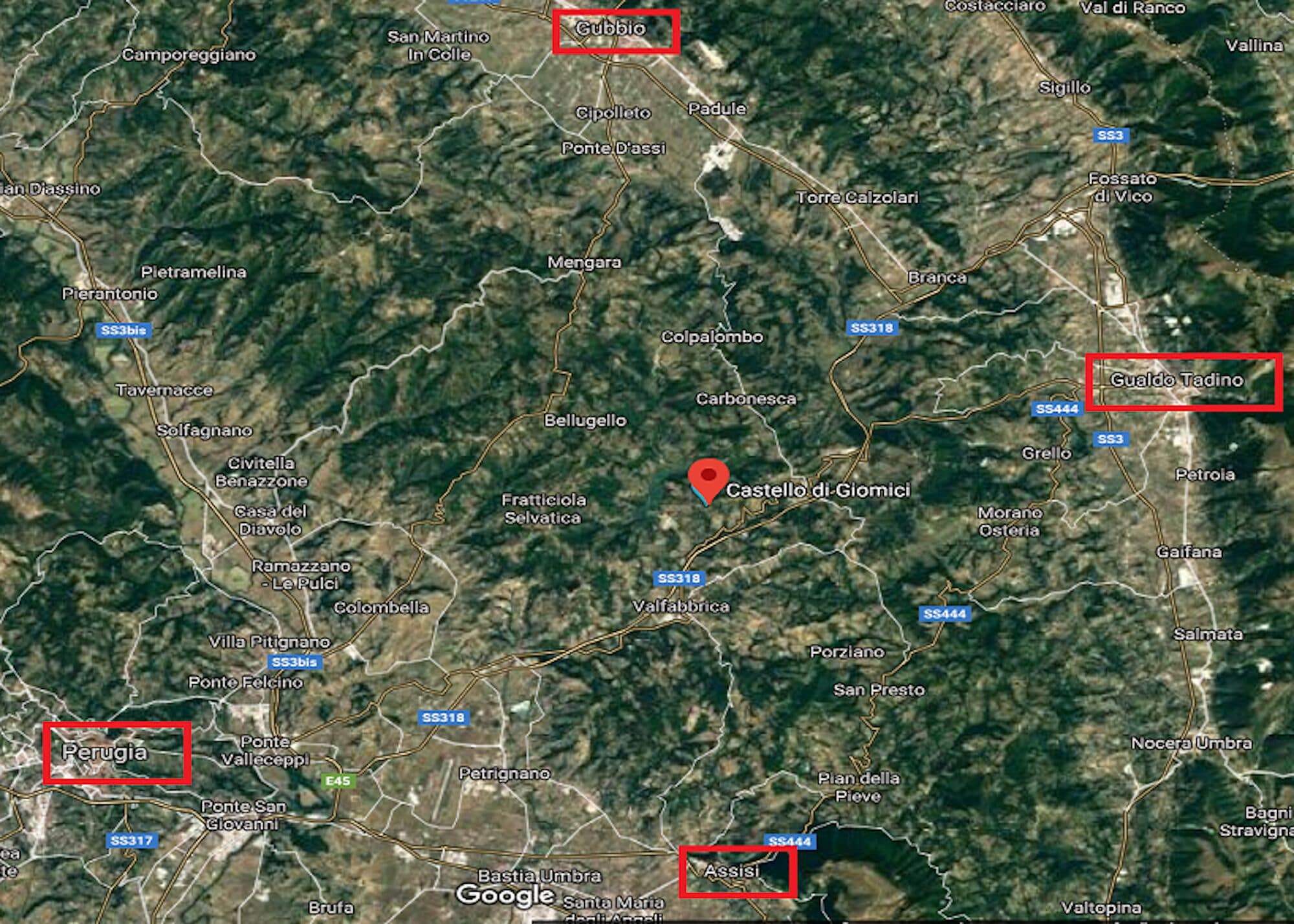 Vista satèl·lit d'una regió amb llocs marcats, incloent Assisi, Perusa i Gualdo Tadino.