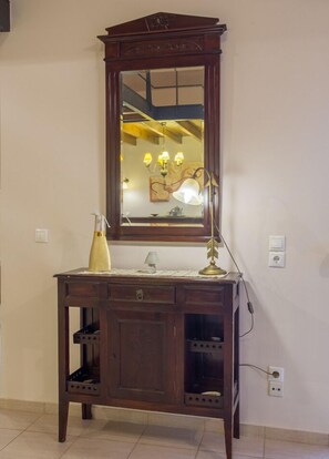 Villa, 3 chambres, vue sur la mer | Commodité de la chambre