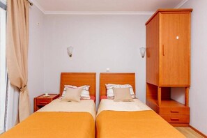 1 bedroom, premium bedding, in-room safe, desk