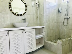 Standard Apartment, 2 Bedrooms, Kitchen | Bathroom | Shower, hair dryer, towels