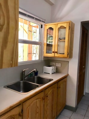 Deluxe Superior Apartment, 2 Bedroom | Private kitchen