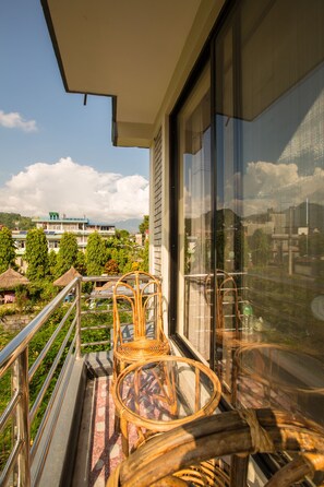 Deluxe Double Room, 1 Queen Bed, Balcony, Mountain View | Balcony - Hotel Pokhara View (Pokhara)