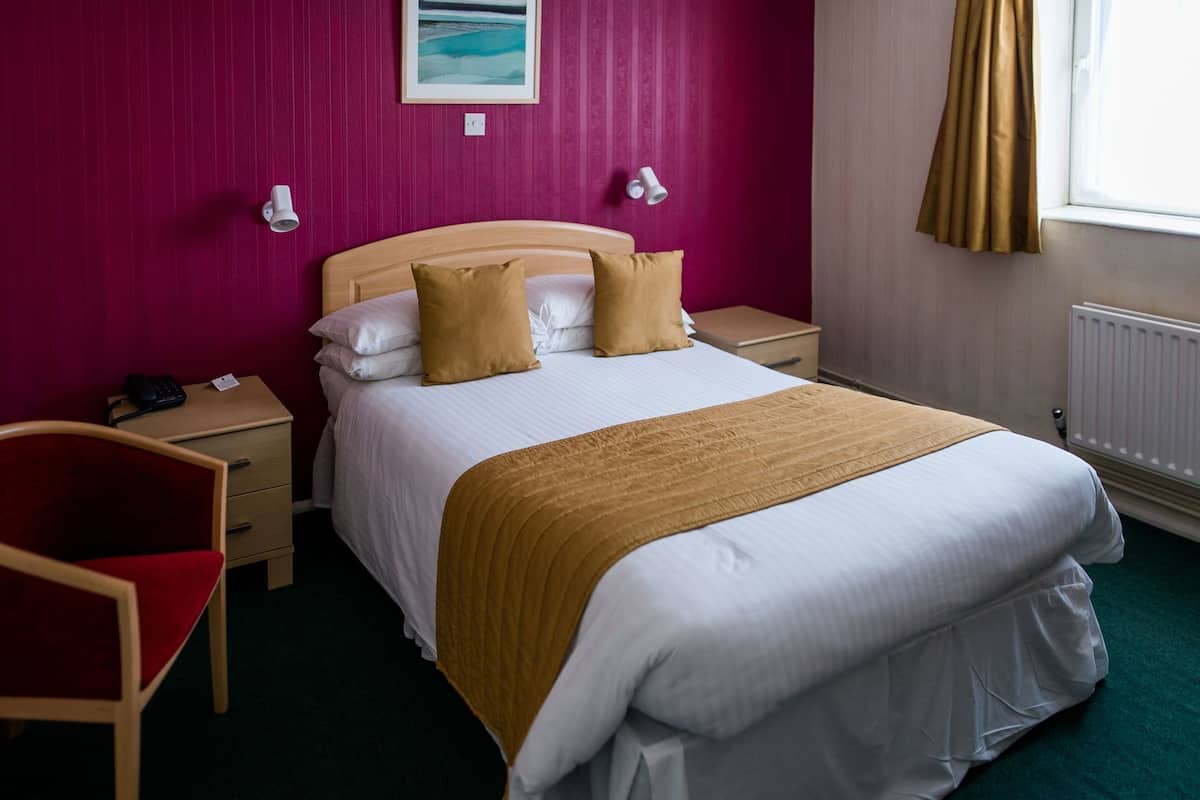 Schreibtisch, kostenloses WLAN, BettwƤsche, Rollstuhlgeeignet