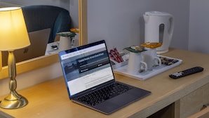 Rom – standard, 1 dobbeltseng, ikke-røyk | Skrivebord, wi-fi (inkludert) og sengetøy