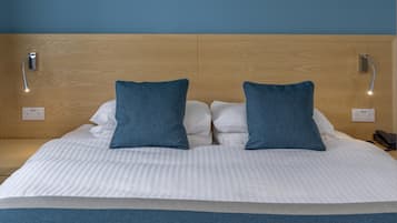Habitación clásica, 1 cama doble, no fumadores | Escritorio, wifi gratis, ropa de cama