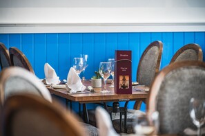 Frühstück und Abendessen, lokale Küche