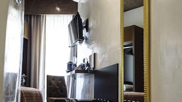 Economy Double Room, 1 Bedroom, Balcony | Frette Italian sheets, premium bedding, down comforters, pillowtop beds