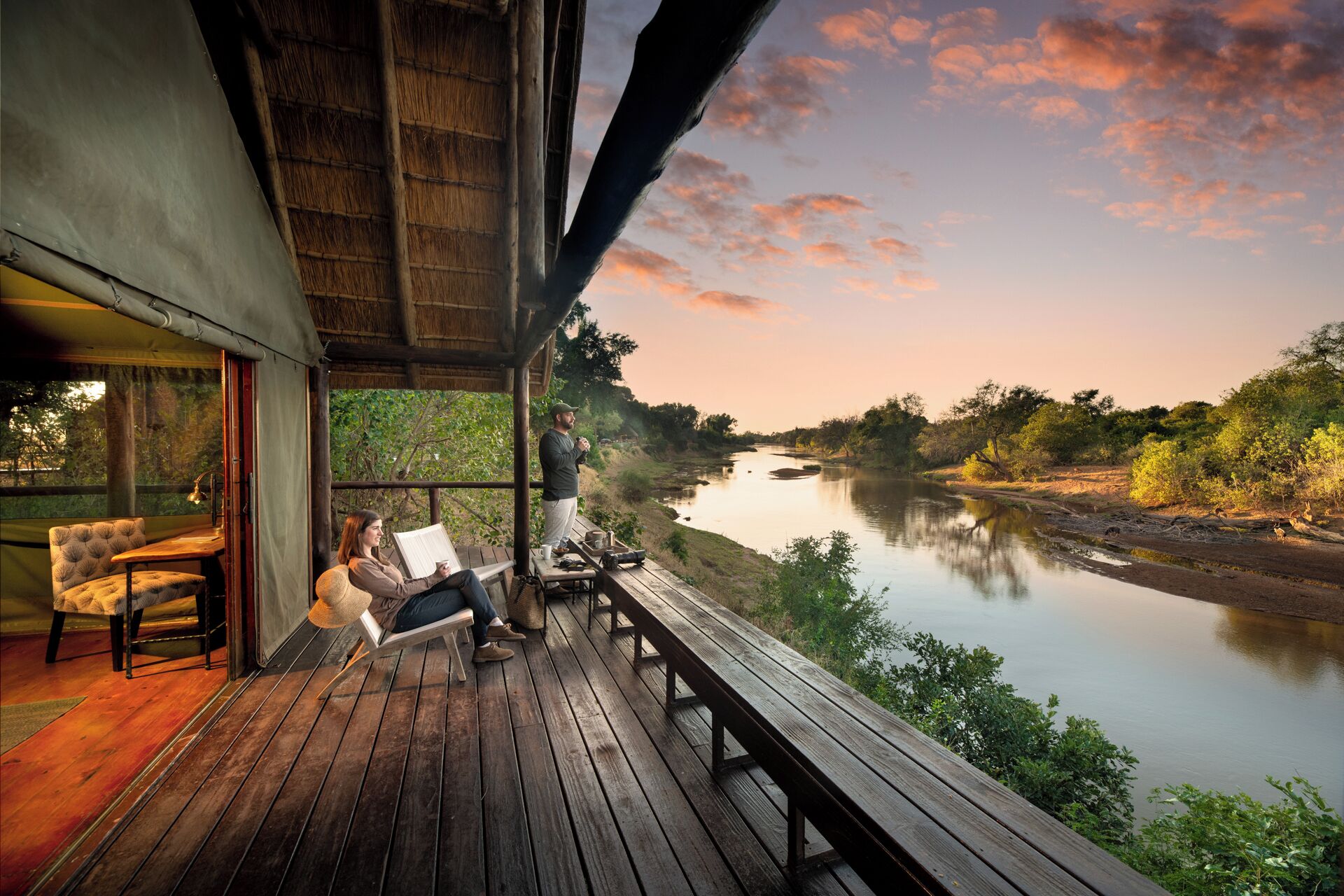 Cofres nos quartos, roupa de cama
