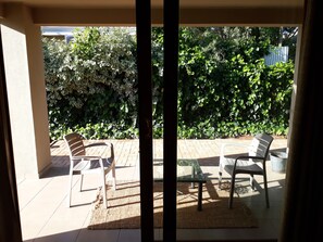 Garden Room King or Twin Room | In-room safe, desk, iron/ironing board, free WiFi - Karoo Sun Boutique Guest House (Oudtshoorn)