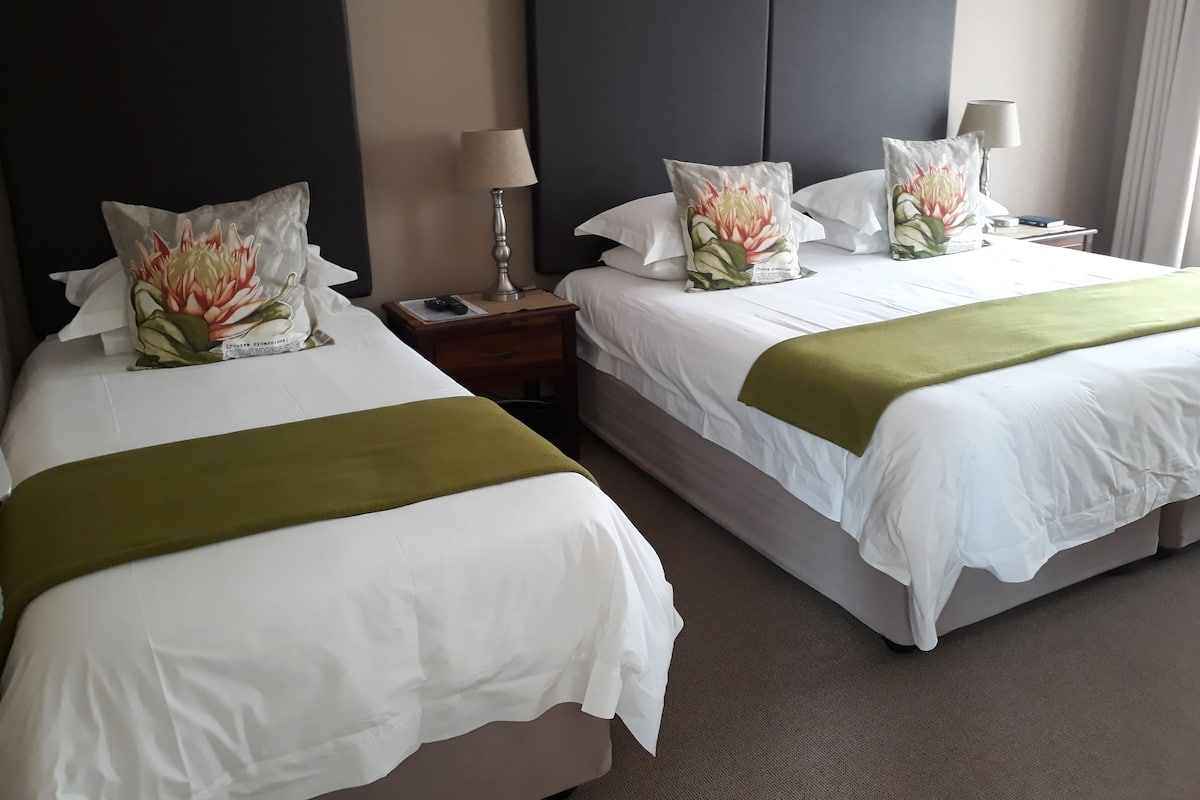 In-room safe, desk, iron/ironing board, free WiFi