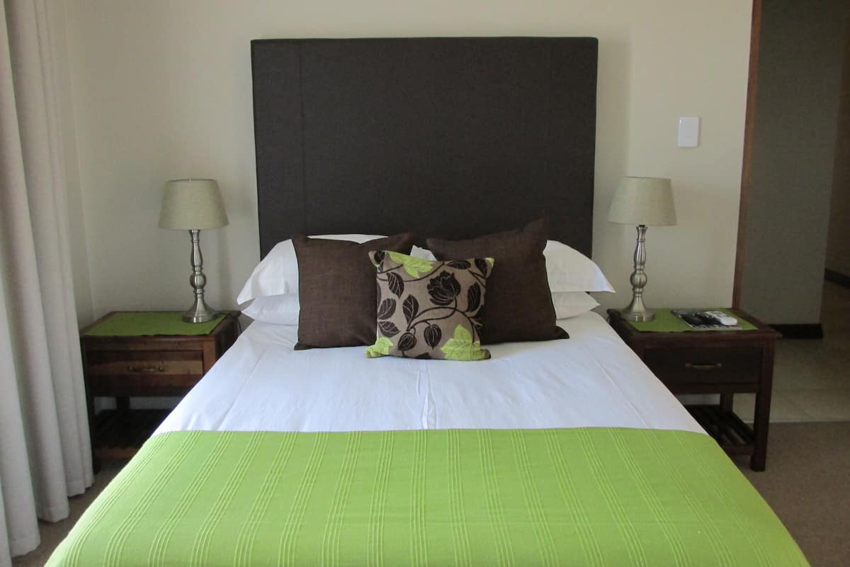 Standard Double Room | In-room safe, desk, iron/ironing board, free WiFi