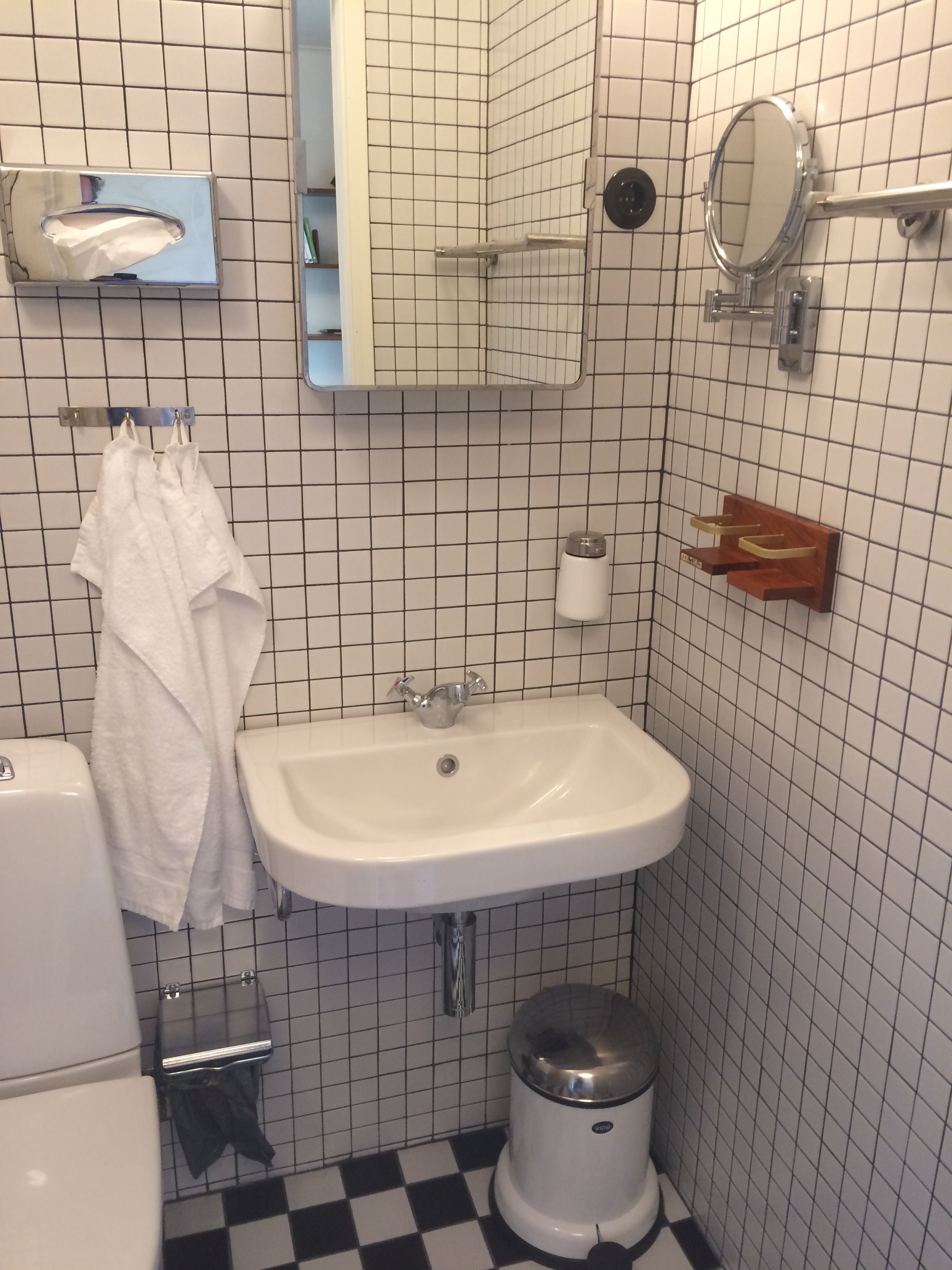 double room - small - with balcony | 1 bedroom, free wifi, bed sheets
