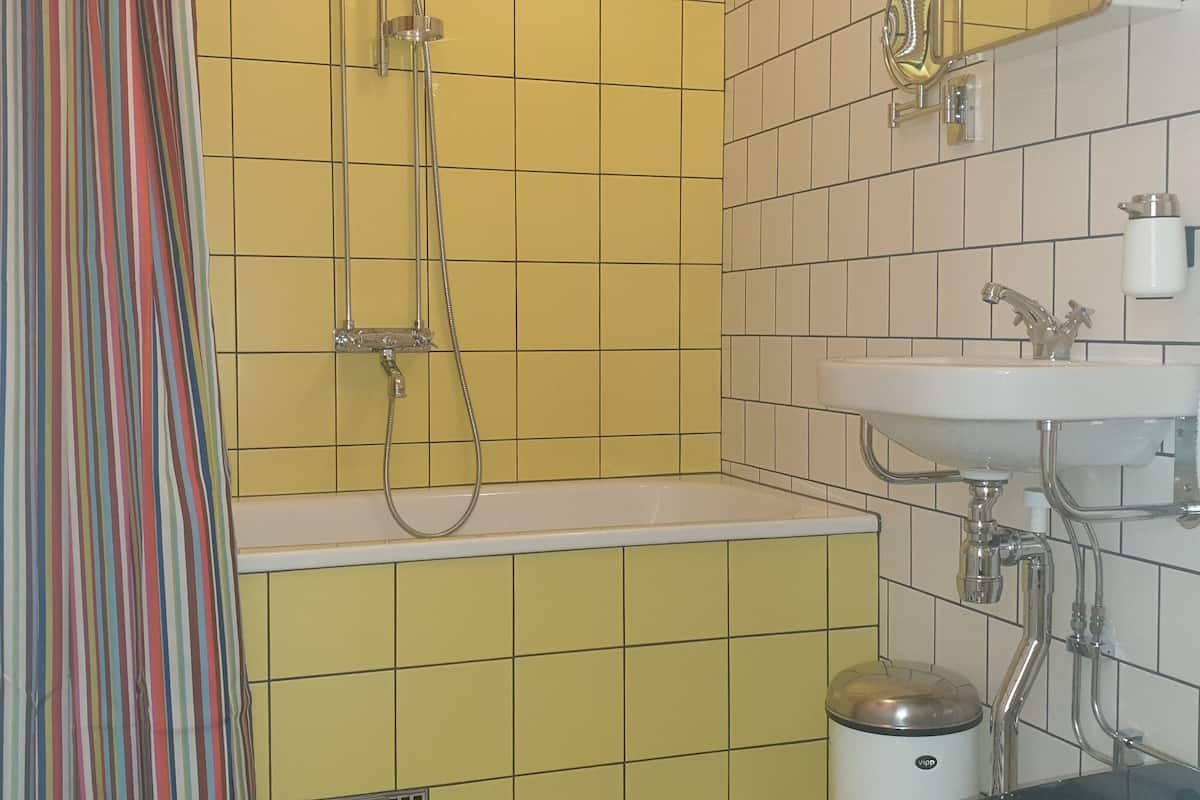 the room - mini suite | bathroom | free toiletries, hair dryer, towels