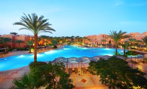3 outdoor pools