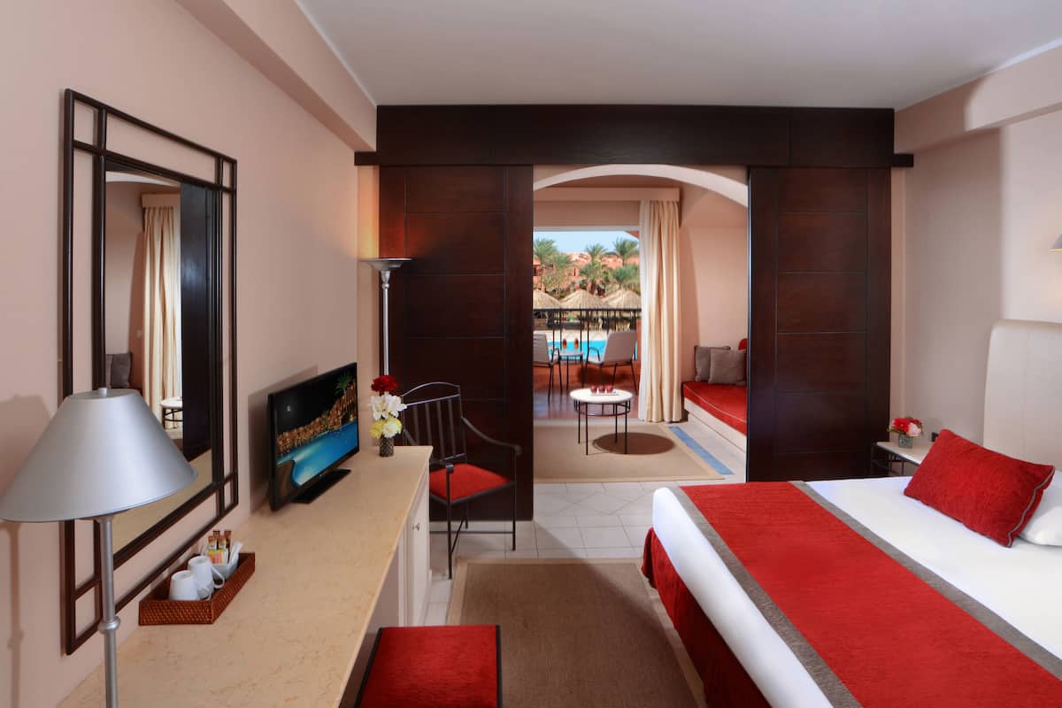 minibar, in-room safe, desk, wifi