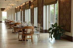 Breakfast and dinner served - Bayramoglu Resort Hotel (Darica)