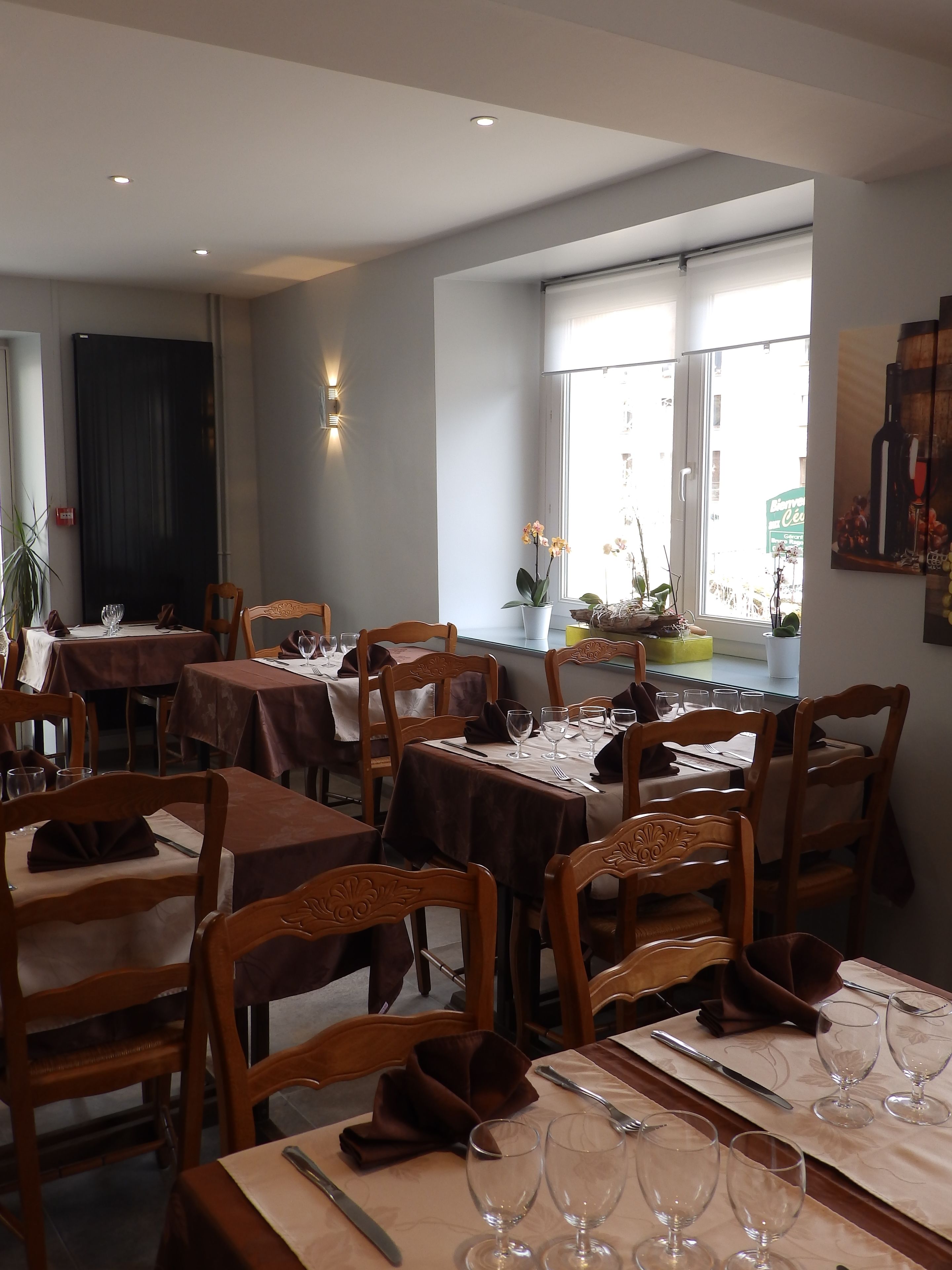 breakfast, lunch, dinner served; french cuisine