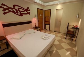 Habitación (Play) | Minibar y wifi gratis