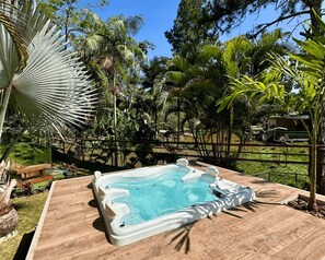 Bañera de hidromasaje exterior