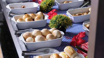 Free daily buffet breakfast