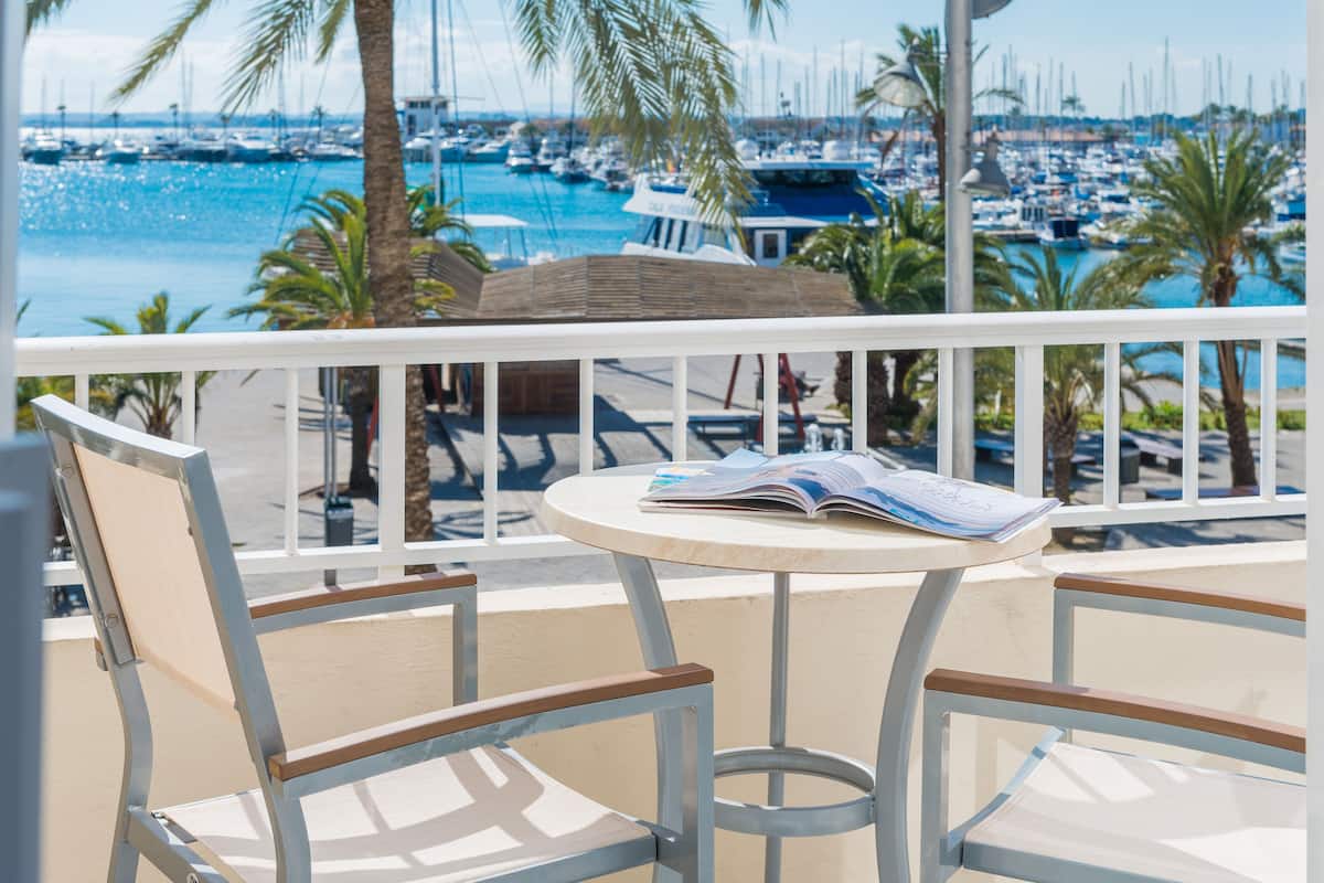 Habitación Deluxe doble, baño privado, vistas al mar | Vistas desde el alojamiento