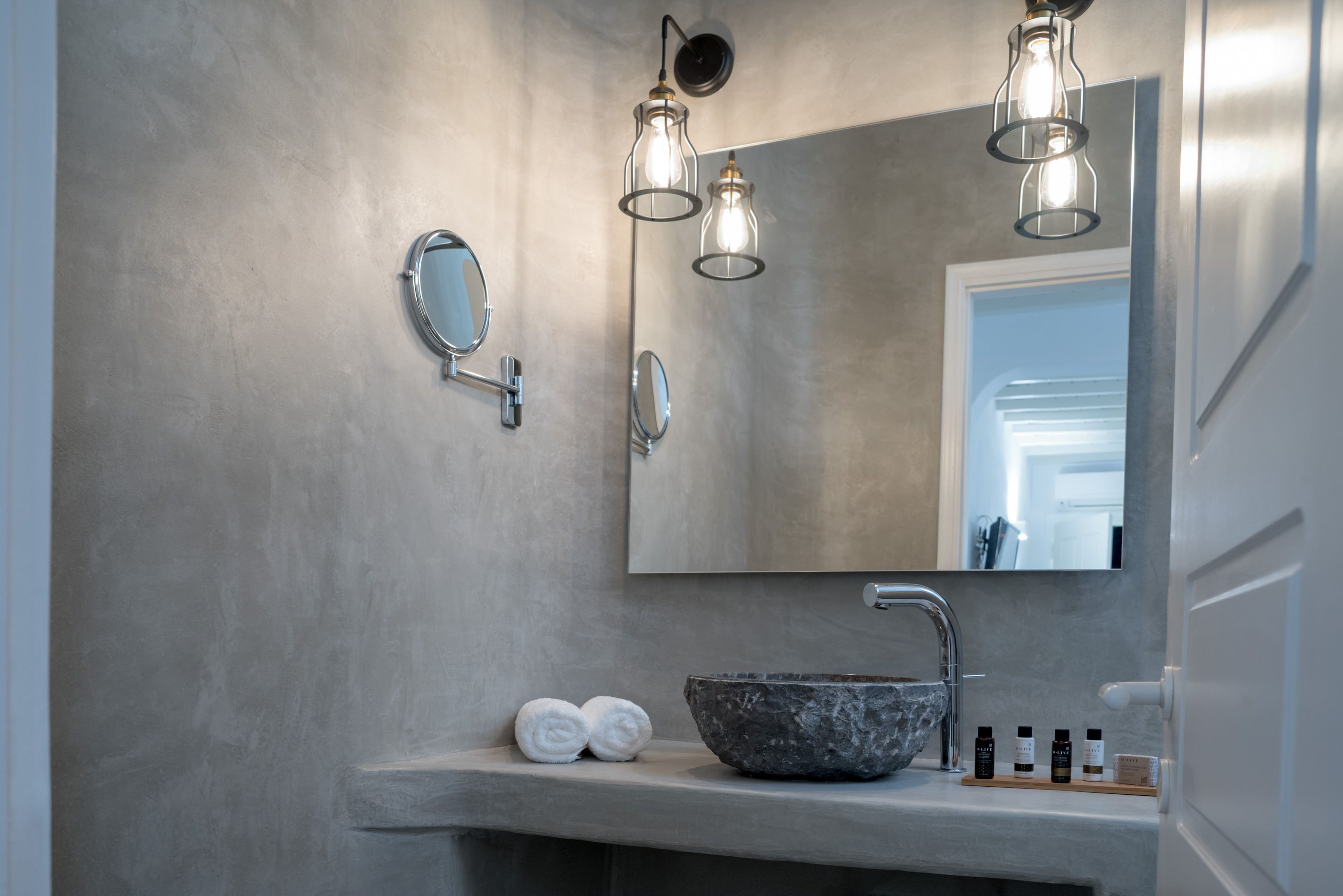 junior suite, pool access, sea view | premium bedding, minibar, in-room safe, individually decorated