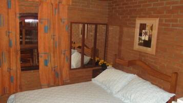 Standard Room | Minibar, iron/ironing board, cribs/infant beds, rollaway beds