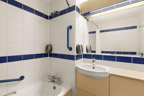 Combined shower/bathtub, eco-friendly toiletries, hair dryer, towels