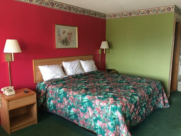 Desk, iron/ironing board, free WiFi, bed sheets