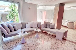 Sala de estar en el lobby