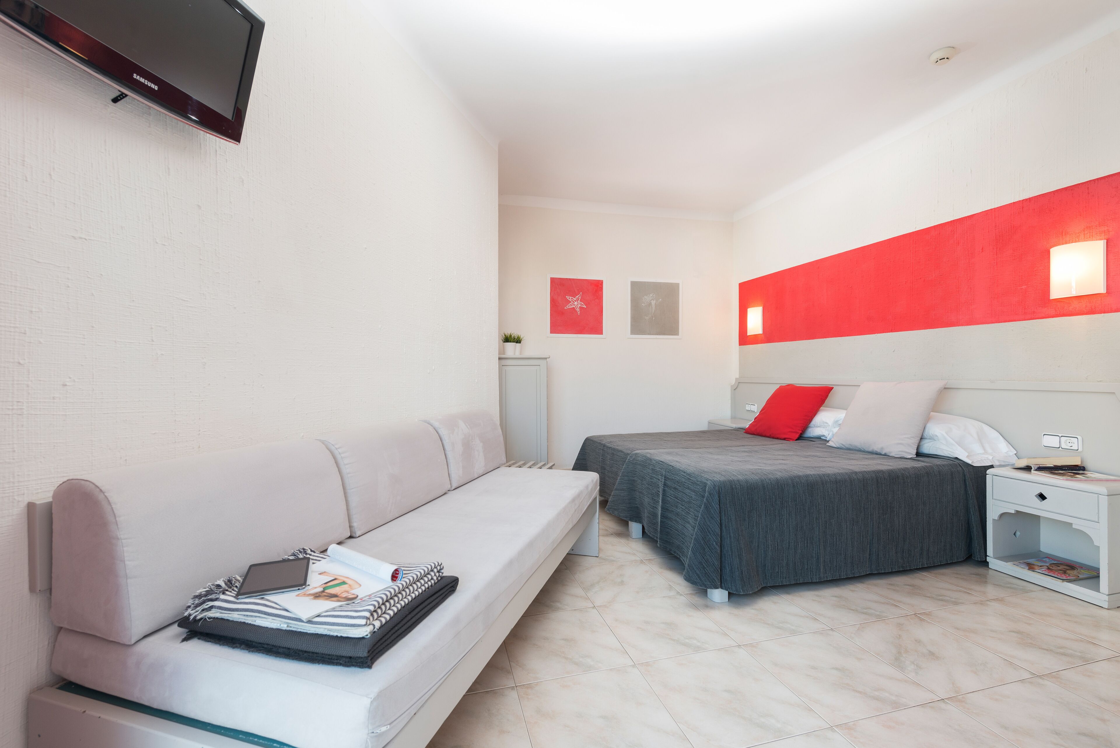 triple room, balcony | in-room safe, desk, blackout curtains, soundproofing