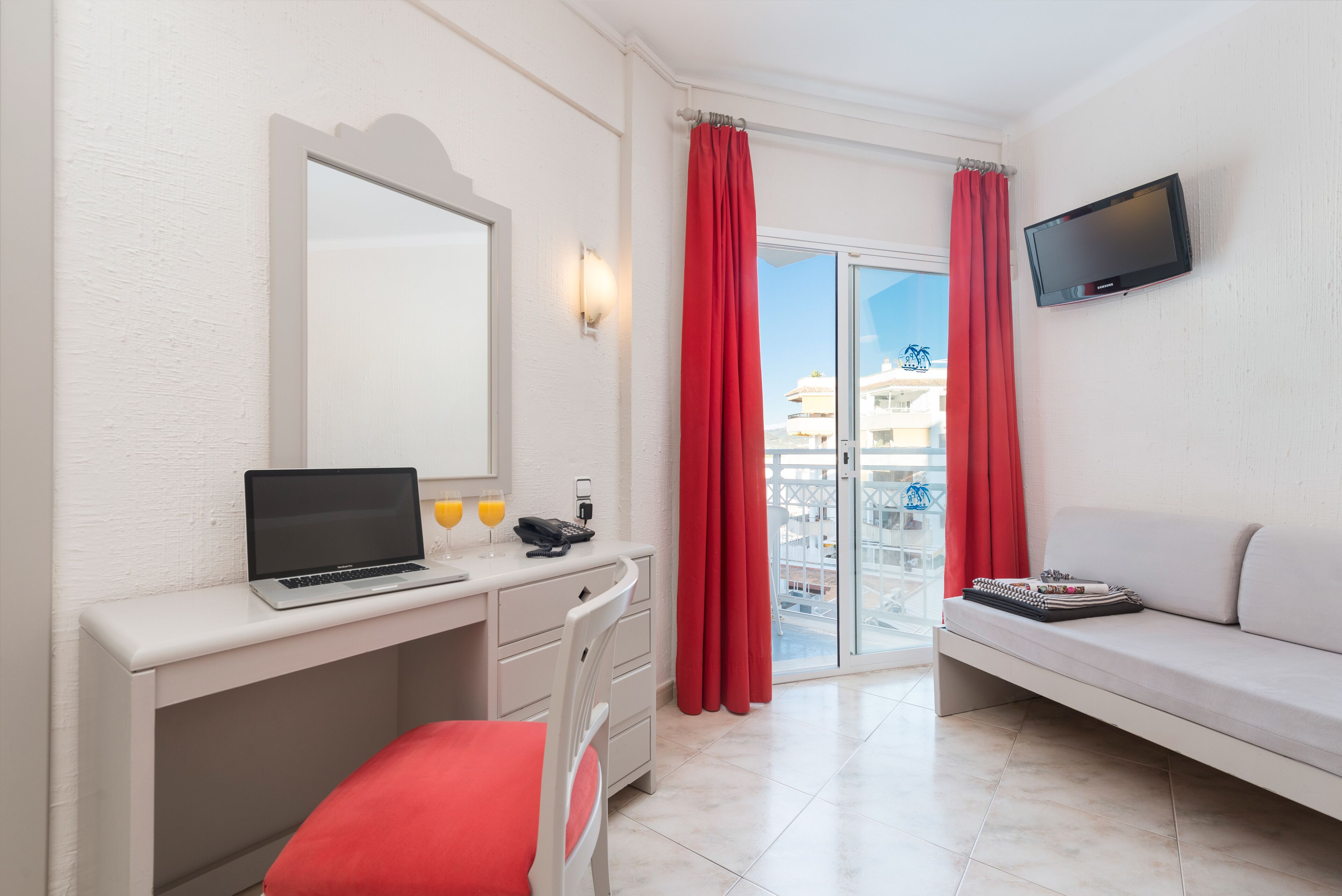 triple room, balcony | in-room safe, desk, blackout curtains, soundproofing