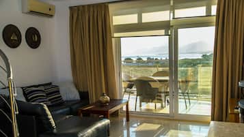 Apartment (Roof Terrace) | In-room safe, iron/ironing board, free cots/infant beds, free WiFi