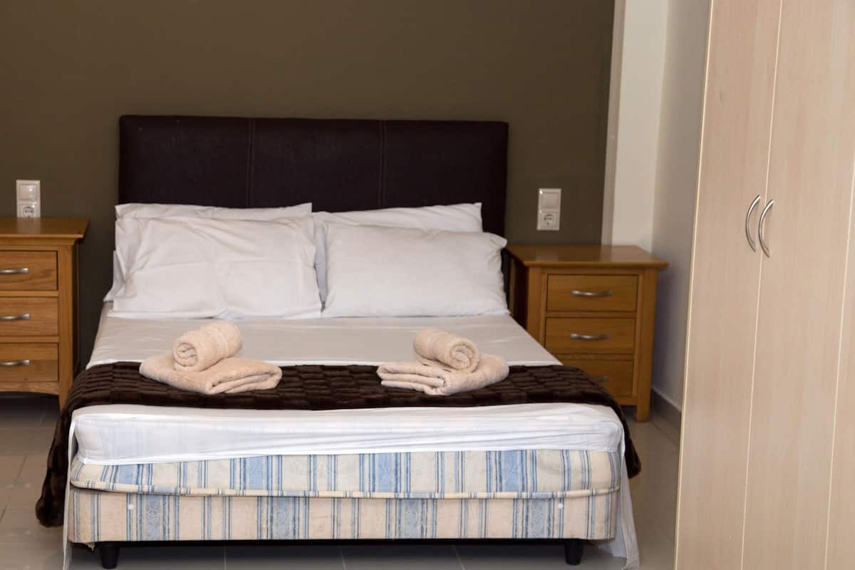 In-room safe, iron/ironing board, free cribs/infant beds, free WiFi