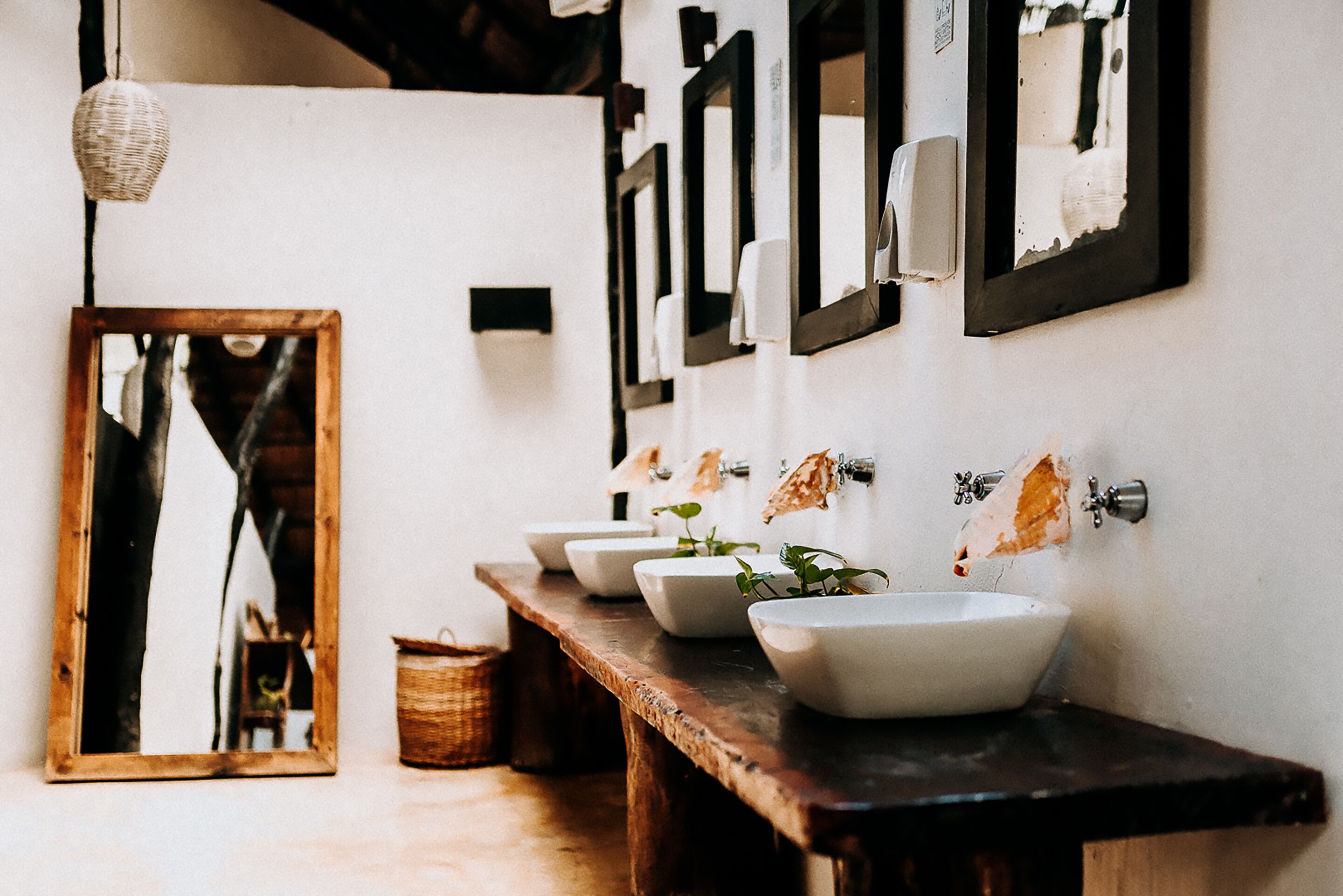 shower, free toiletries, towels