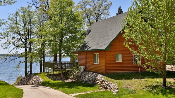 小屋, 2 間臥室, 壁爐, 湖景 (Cabin #2) | 客房景觀